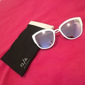 Quay Australia Super Girl sunnies